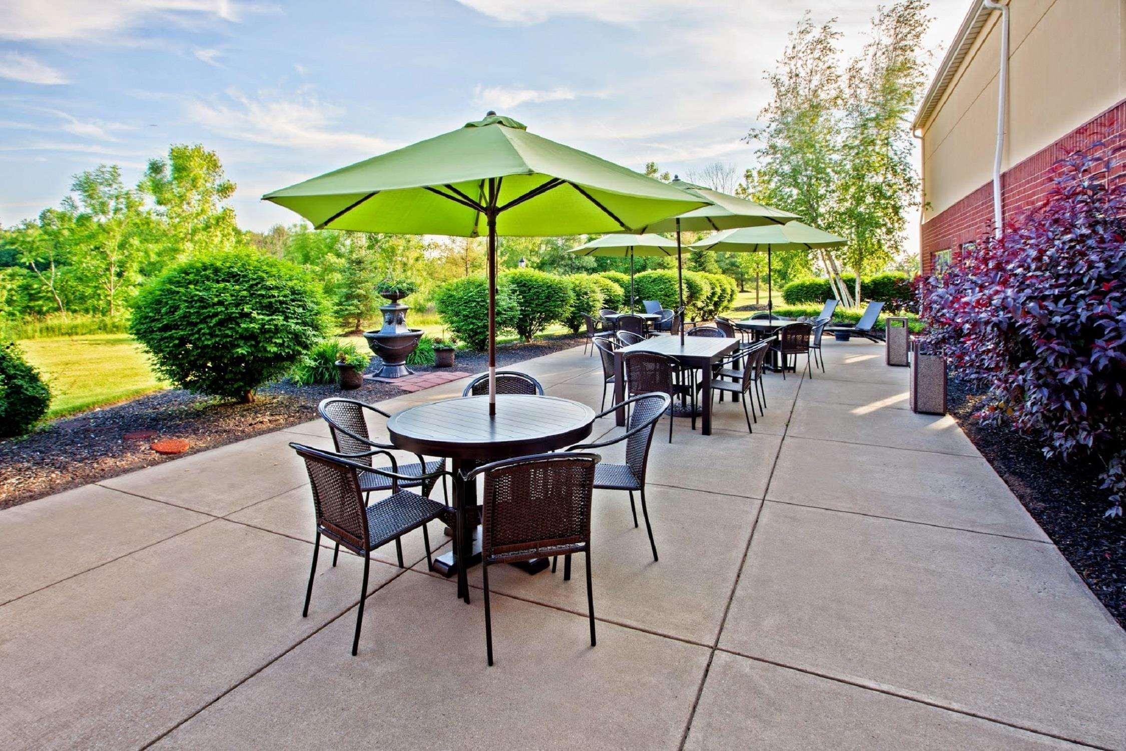 Hampton Inn & Suites Cleveland-Southeast-סטריטסבורו מראה חיצוני תמונה