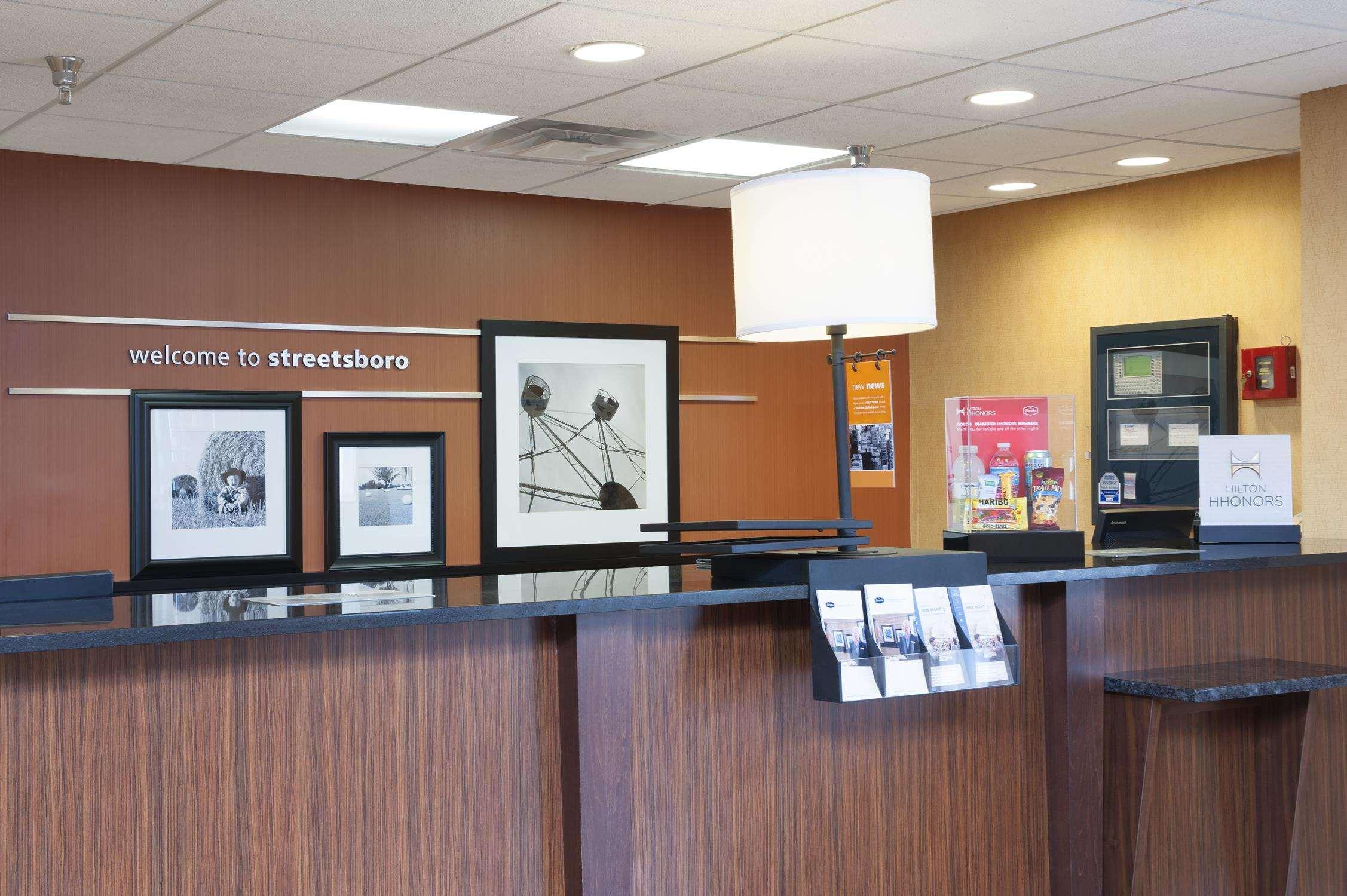 Hampton Inn & Suites Cleveland-Southeast-סטריטסבורו מראה חיצוני תמונה