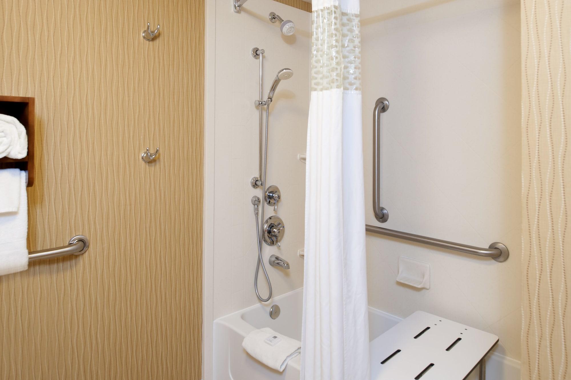 Hampton Inn & Suites Cleveland-Southeast-סטריטסבורו מראה חיצוני תמונה