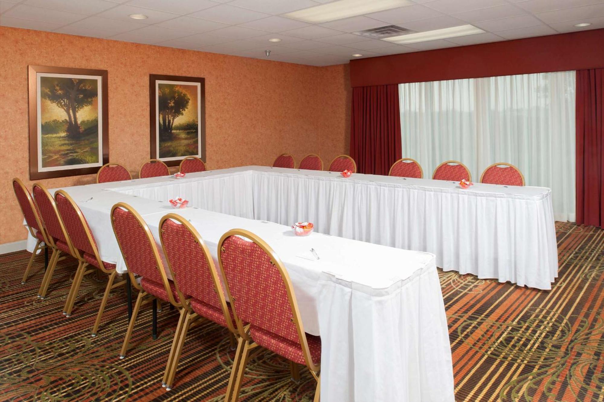 Hampton Inn & Suites Cleveland-Southeast-סטריטסבורו מראה חיצוני תמונה