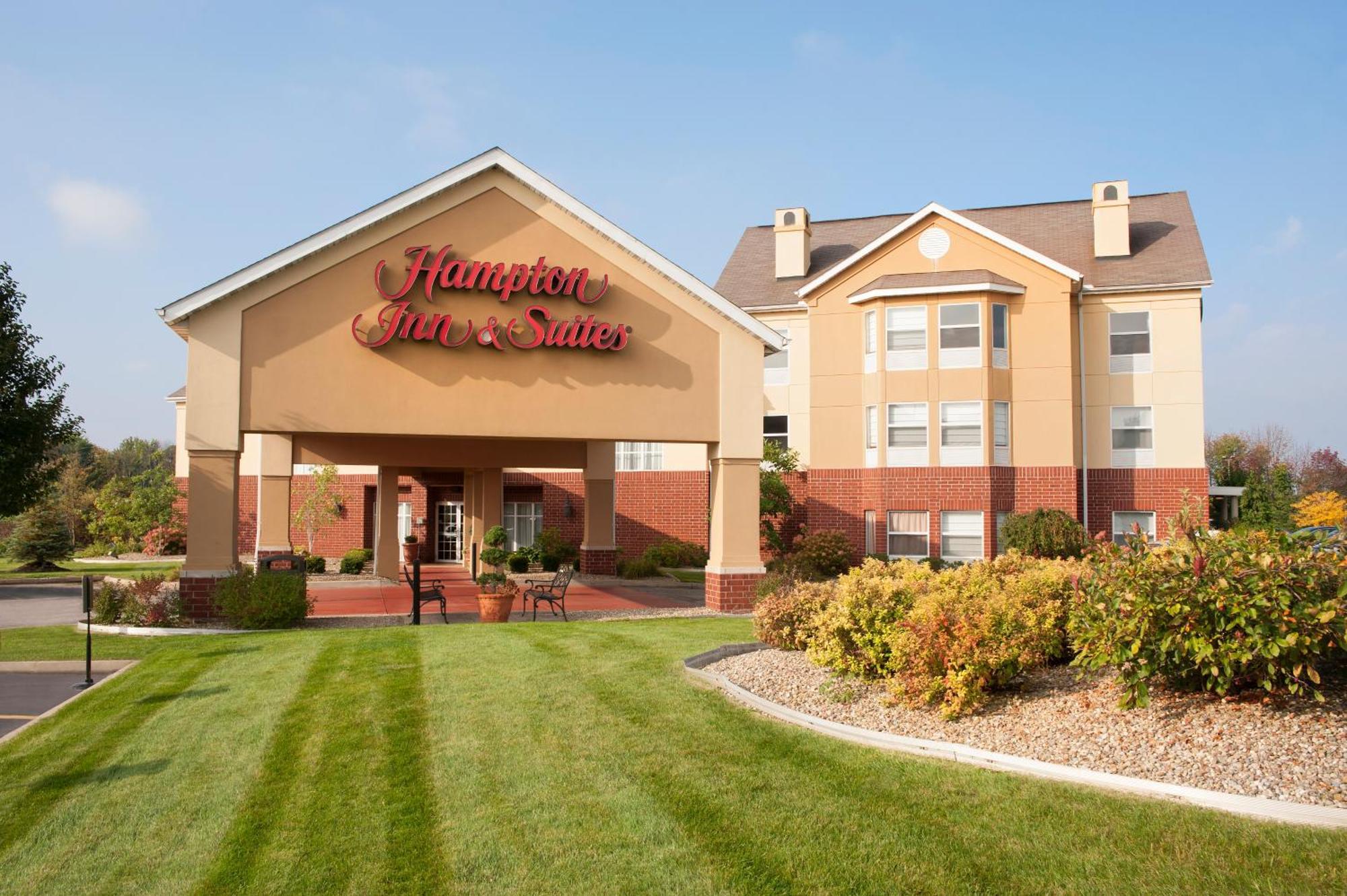 Hampton Inn & Suites Cleveland-Southeast-סטריטסבורו מראה חיצוני תמונה