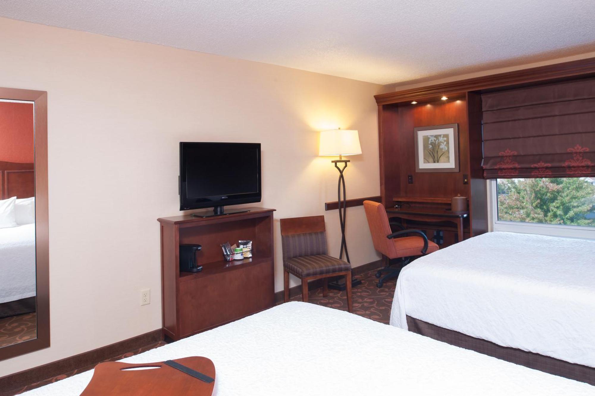 Hampton Inn & Suites Cleveland-Southeast-סטריטסבורו מראה חיצוני תמונה