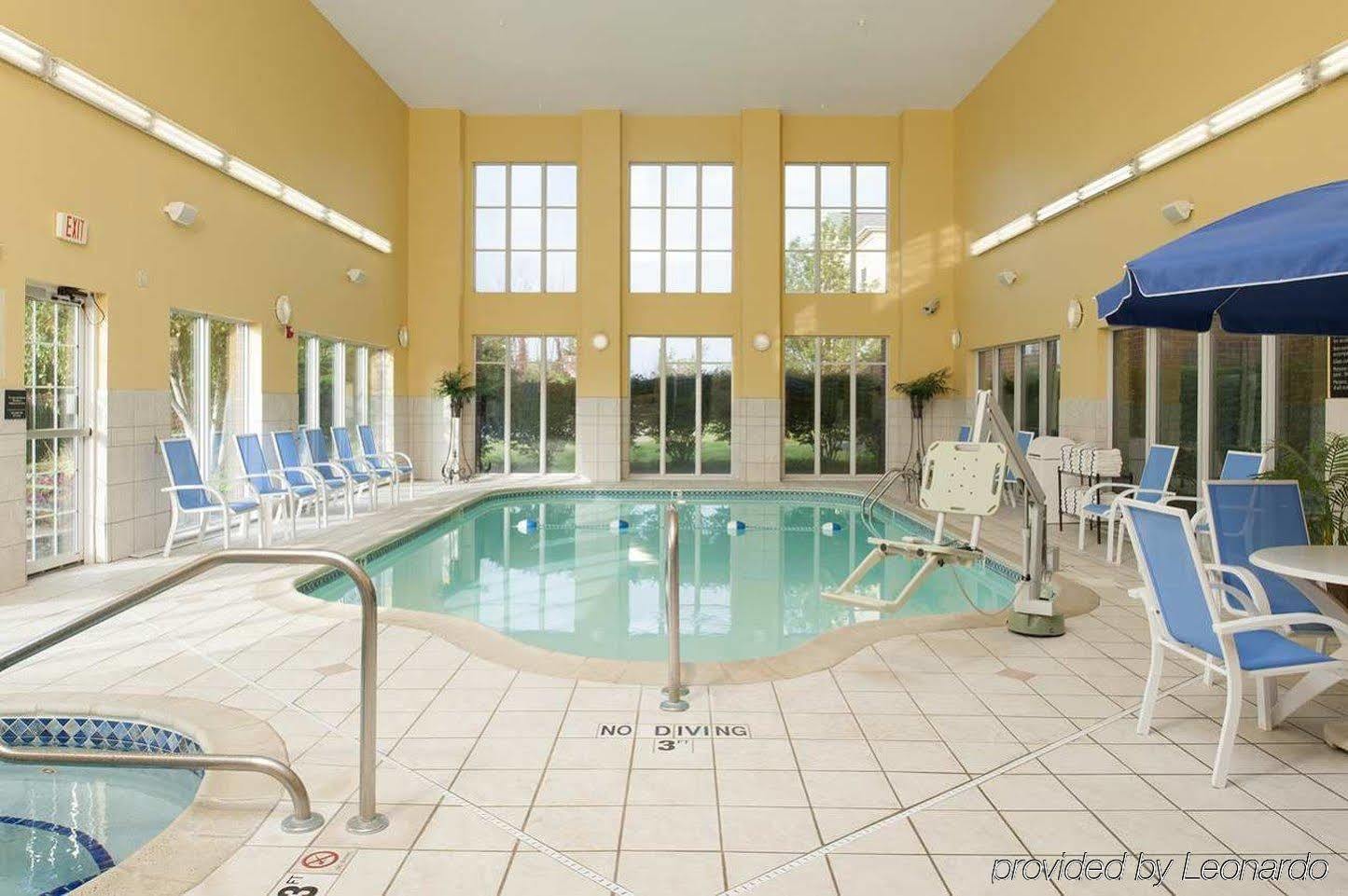 Hampton Inn & Suites Cleveland-Southeast-סטריטסבורו מראה חיצוני תמונה
