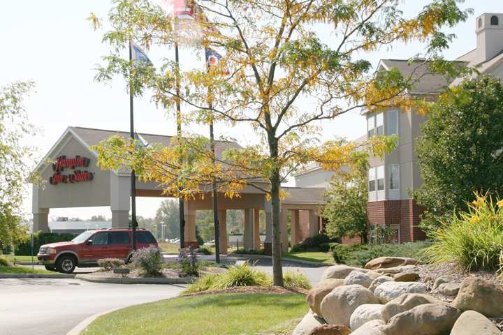 Hampton Inn & Suites Cleveland-Southeast-סטריטסבורו מראה חיצוני תמונה